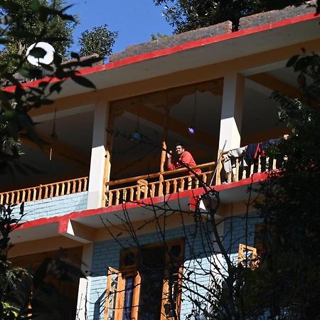 Mozo Inn&Cafe Jibhi Banjār Exterior foto
